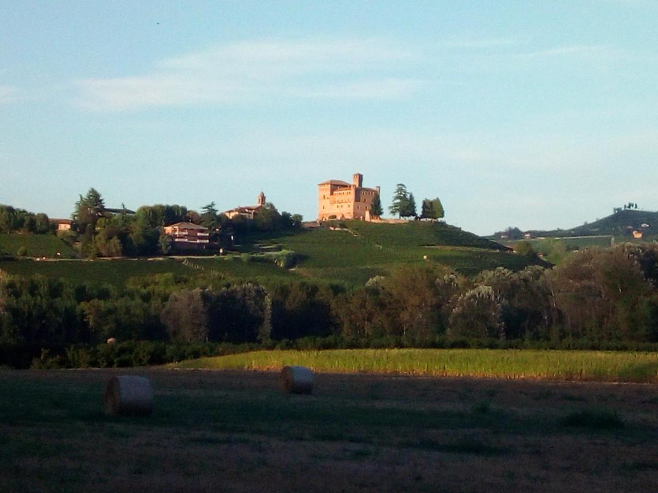 Tenuta Calabiana Diano d'Alba Exterior photo